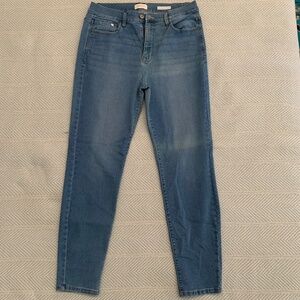 968 - Curve Appeal - Essential Skinny Jeans